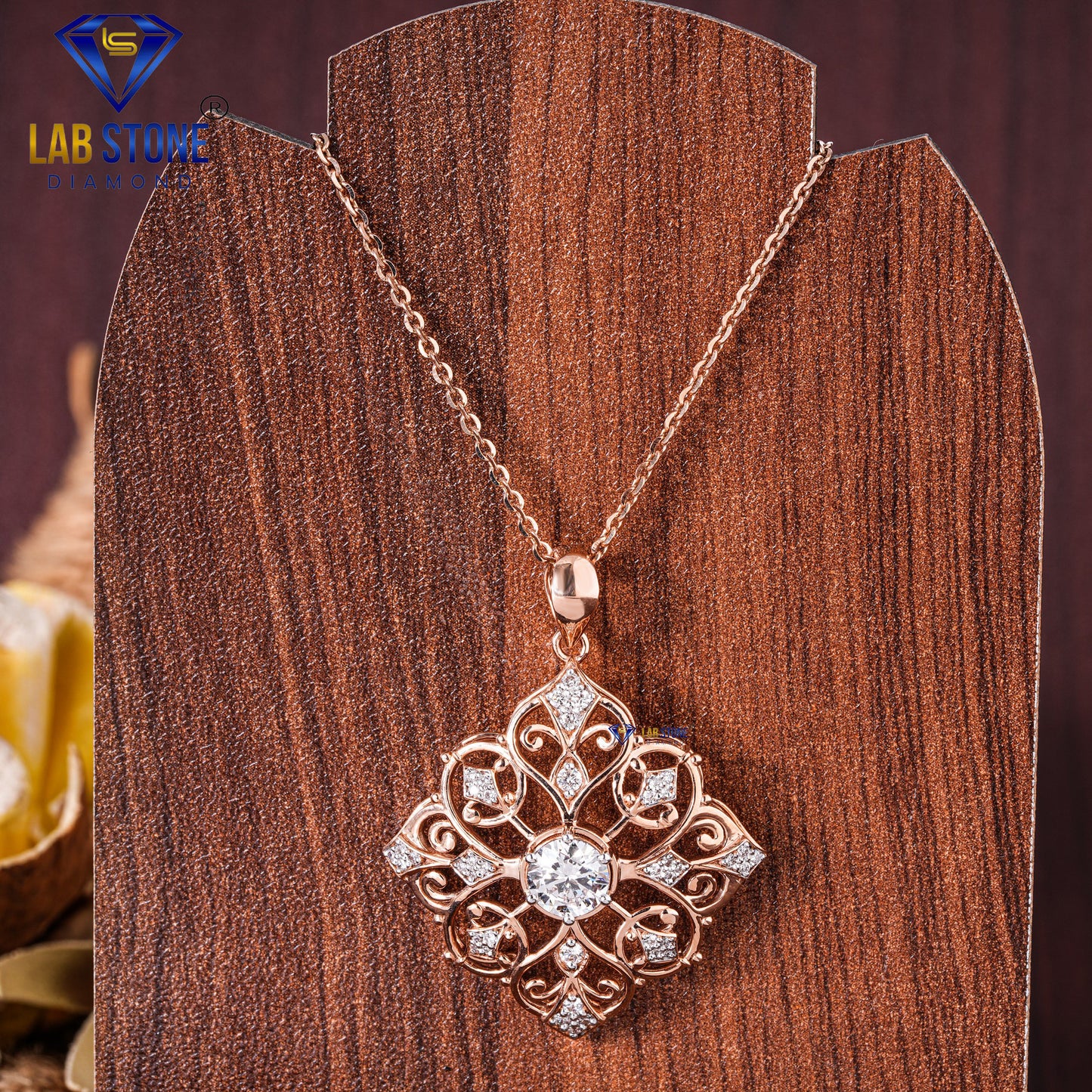 1.35 TDW Round Cut Diamond Custom Pendant