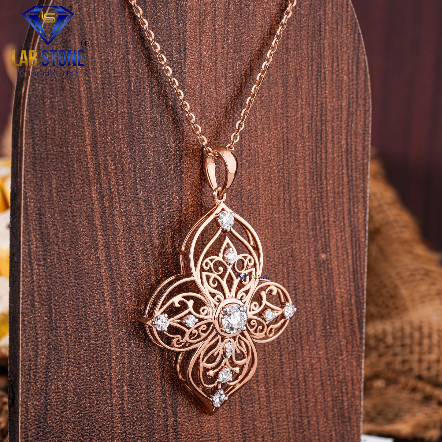 0.70 TDW Round Cut Diamond Custom Pendant