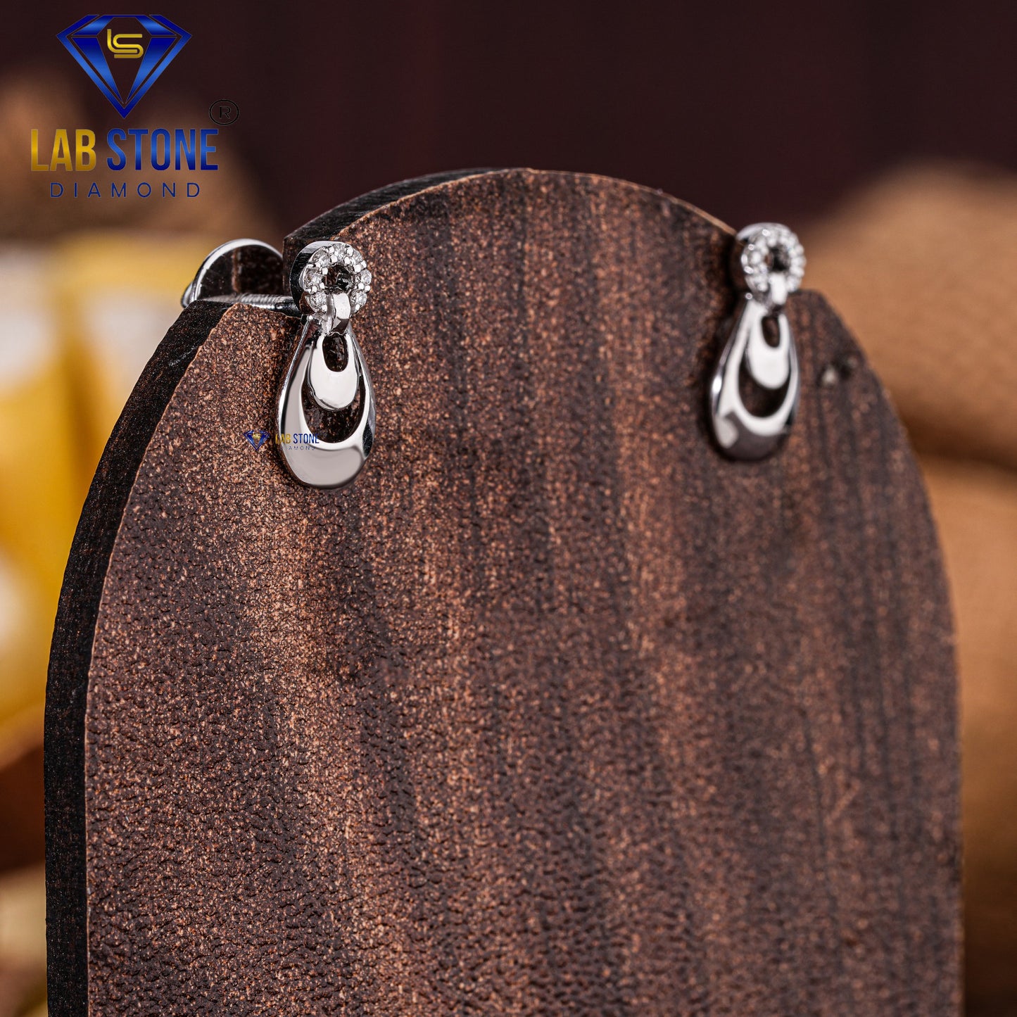 0.12 TDW Round Cut Diamond Stud  Earring