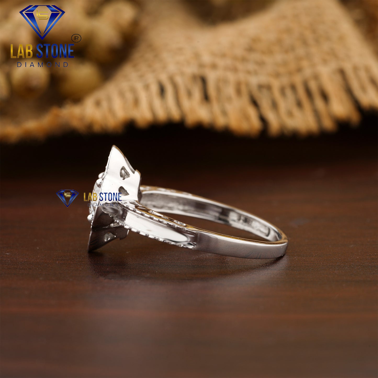 0.77 TDW Round Cut Women’s Engagement Diamond Ring