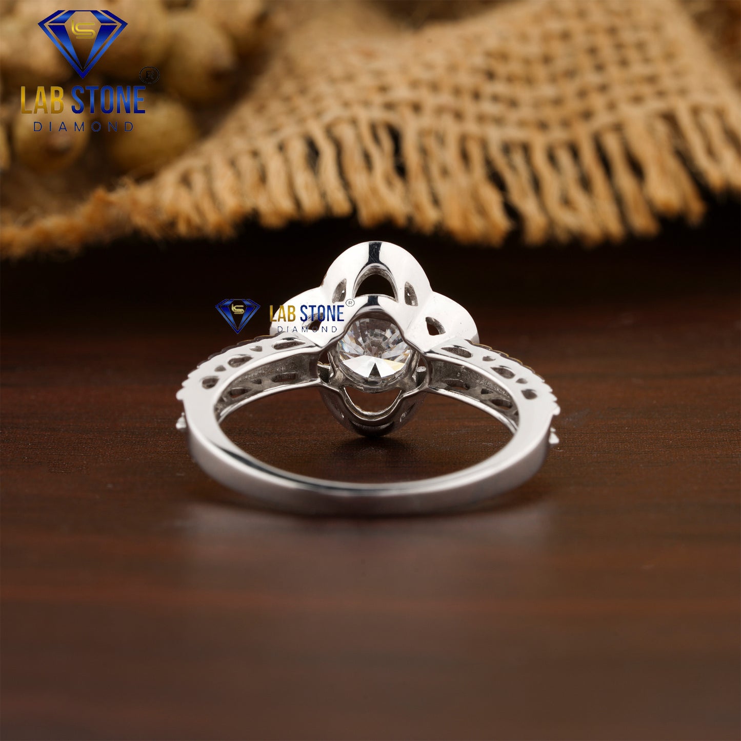 0.77 TDW Round Cut Women’s Engagement Diamond Ring