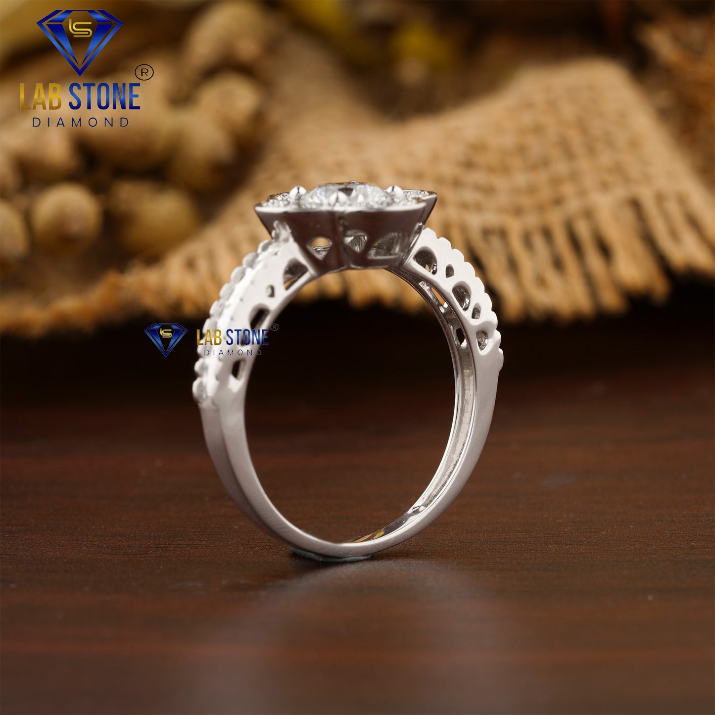 0.77 TDW Round Cut Women’s Engagement Diamond Ring