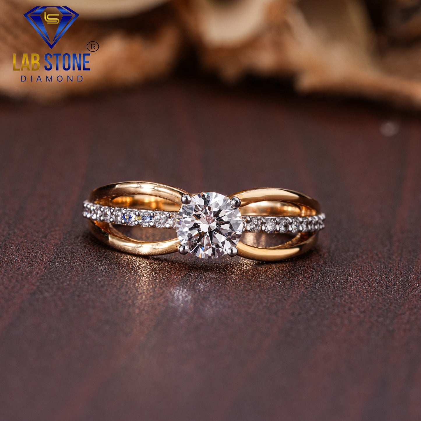 0.85 TDW Round Cut Diamond Women’s Engagement Ring