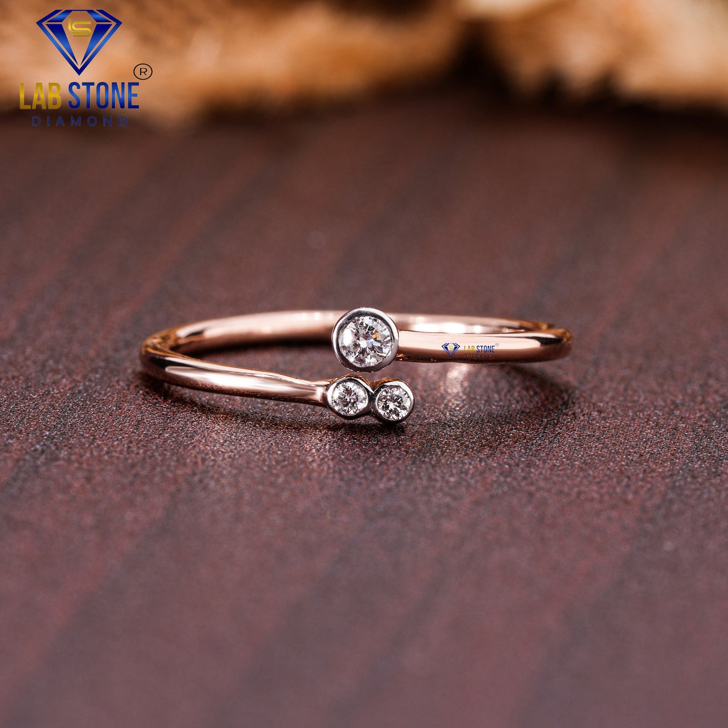 0.07 TDW Round Cut Diamond Women’s Engagement Twisted Ring