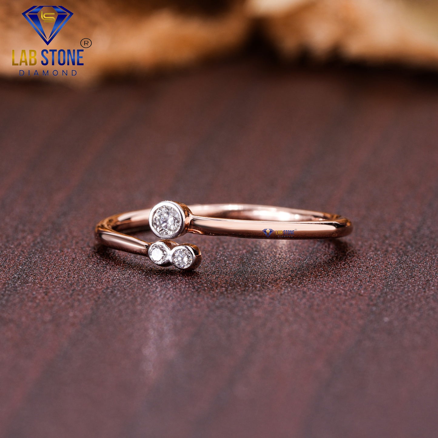 0.07 TDW Round Cut Diamond Women’s Engagement Twisted Ring