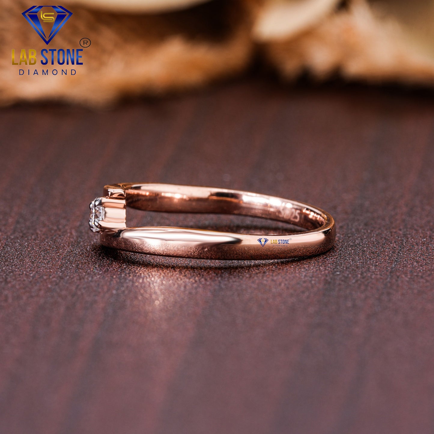 0.18 TDW Round Cut Diamond Women's Engagement Ring