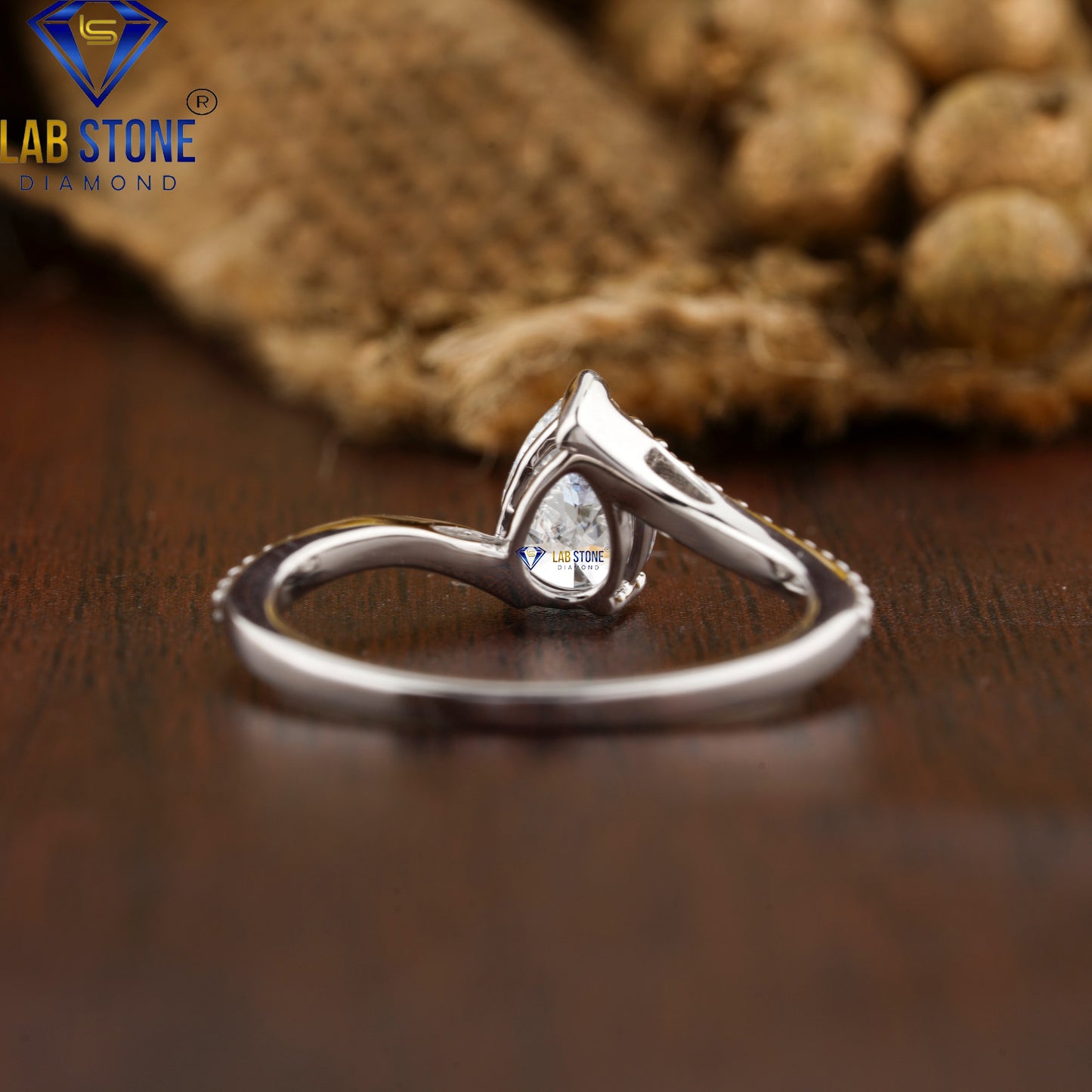 1.375 TDW Pear & Round Cut Diamond Women's Engagement Ring