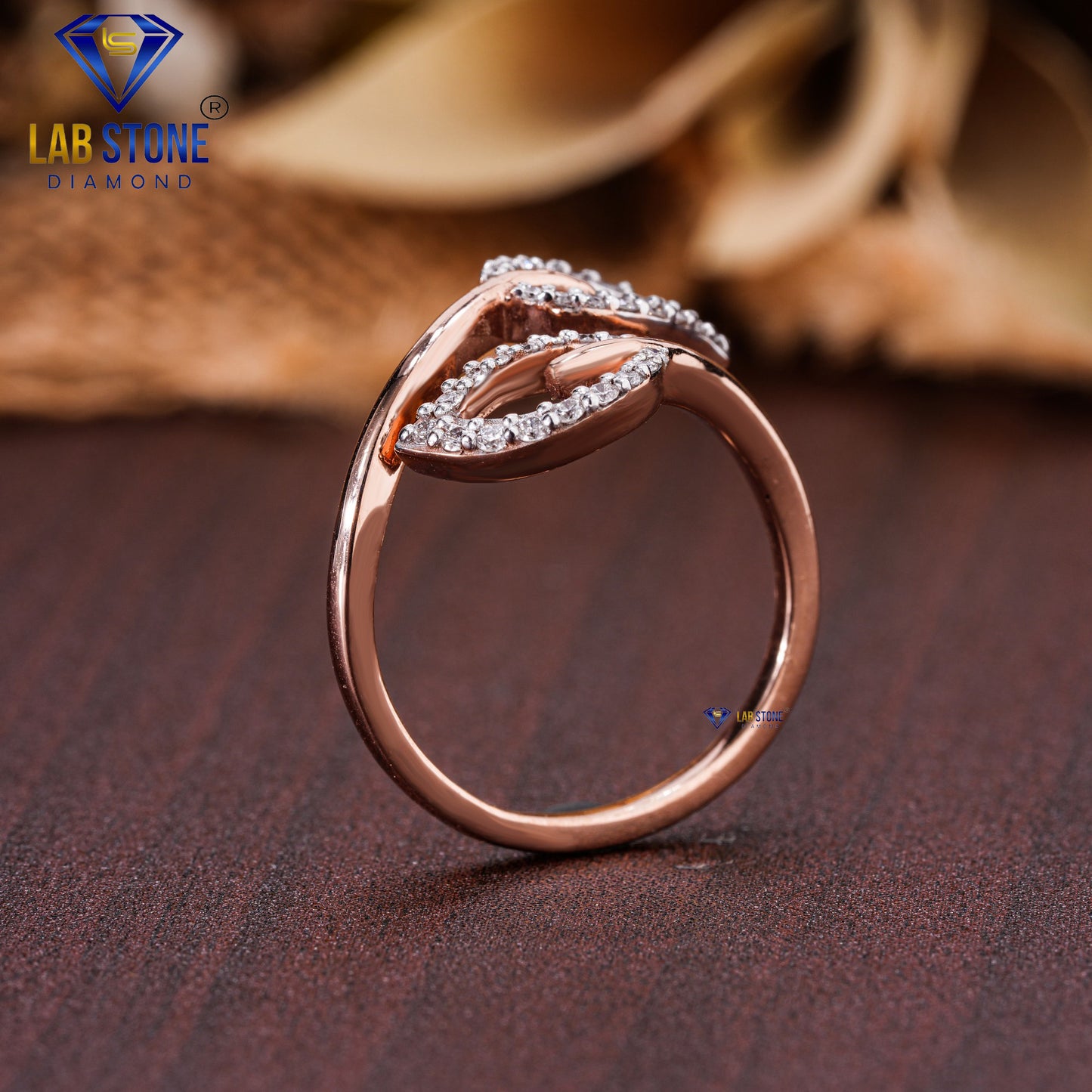 0.24 TDW Round Cut Diamond Women’s Leaf Shaped Engagement Diamond Ring