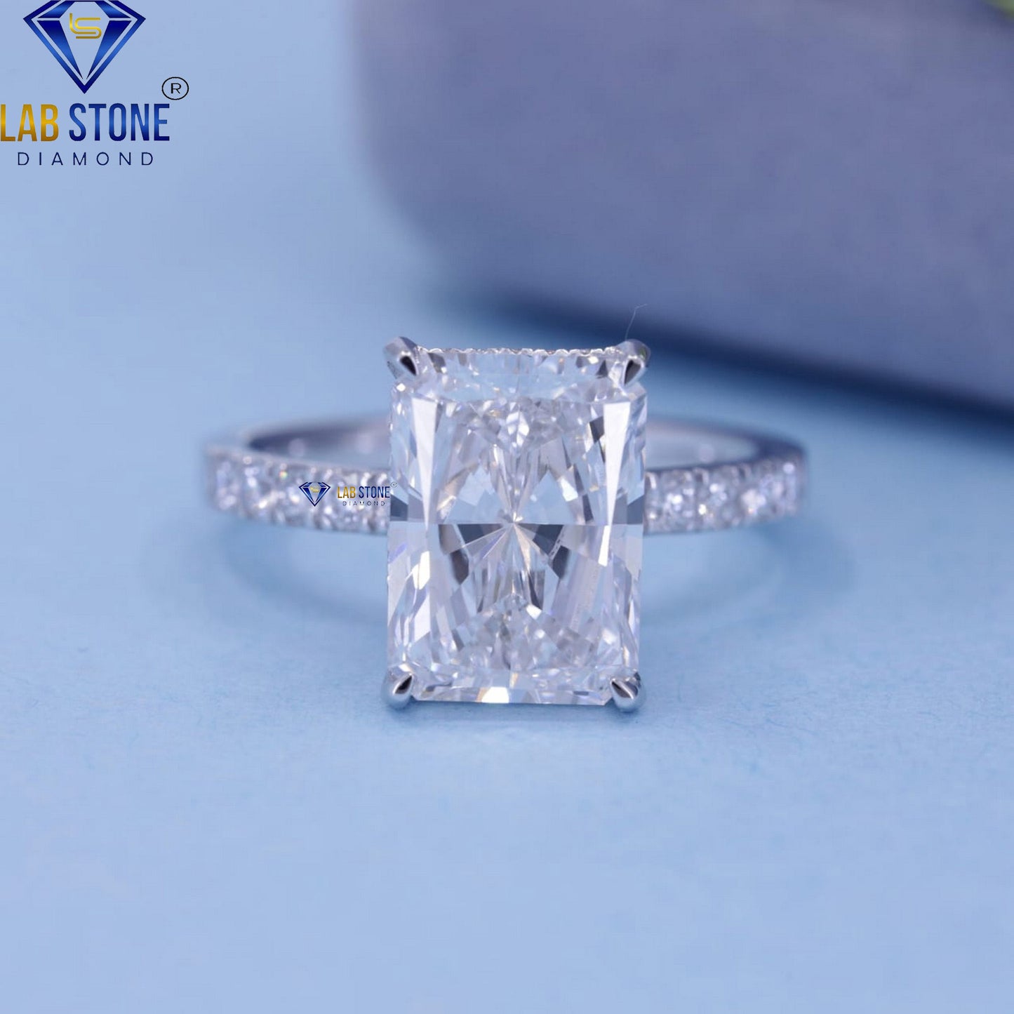 4.41 TDW Radiant & Round Cut Diamond Engagement Ring