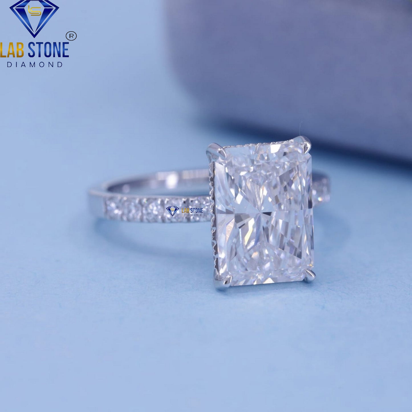4.41 TDW Radiant & Round Cut Diamond Engagement Ring