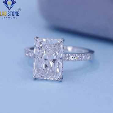 4.41 TDW Radiant & Round Cut Diamond Engagement Ring