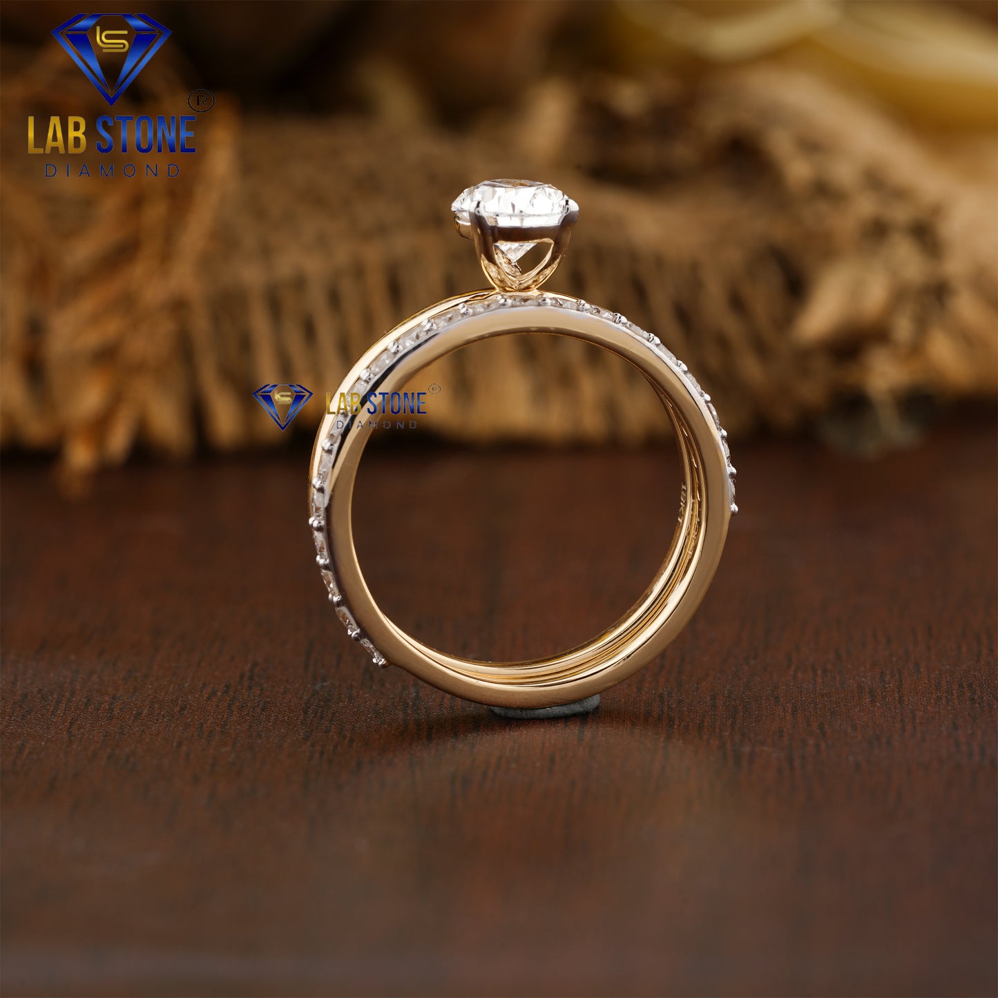 1.28 TDW Pear & Round Cut Diamond Women’s Ring with Band