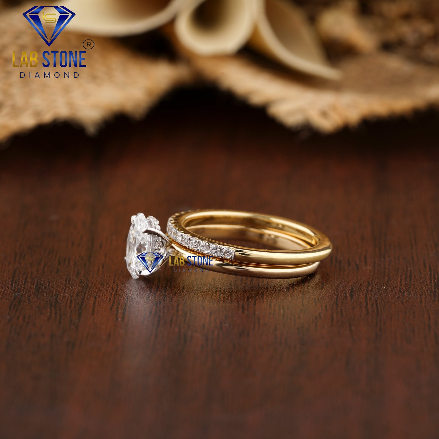 1.16 TDW Oval & Round Cut Women’s Diamond Ring with Band