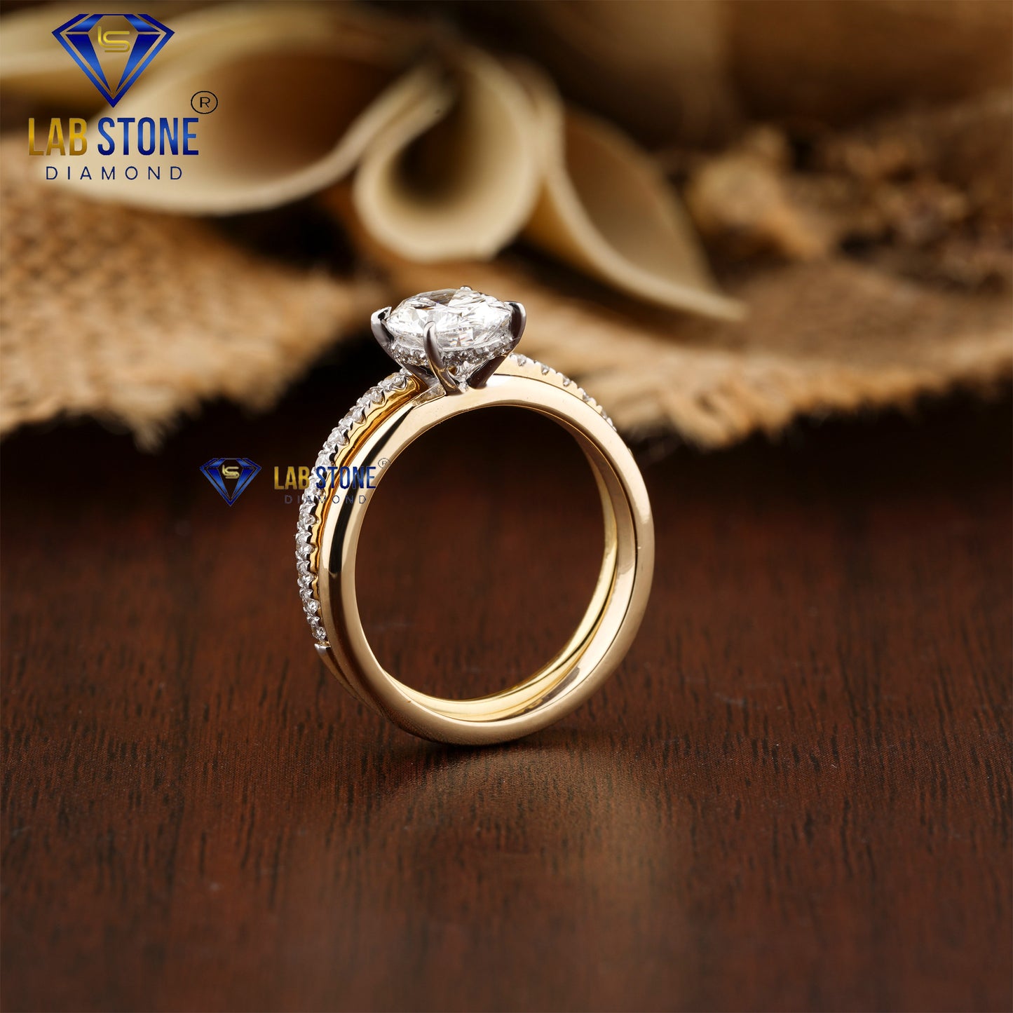 1.16 TDW Oval & Round Cut Women’s Diamond Ring with Band