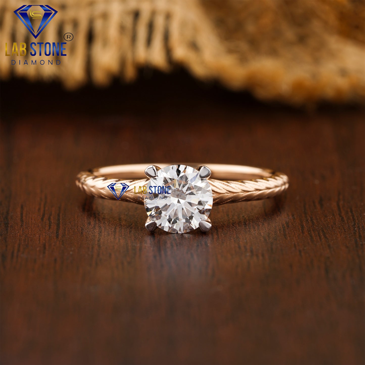 0.93 TDW Round Cut Women’s Solitaire Diamond Ring