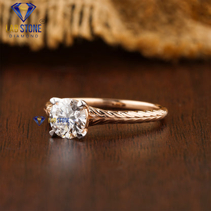 0.93 TDW Round Cut Women’s Solitaire Diamond Ring