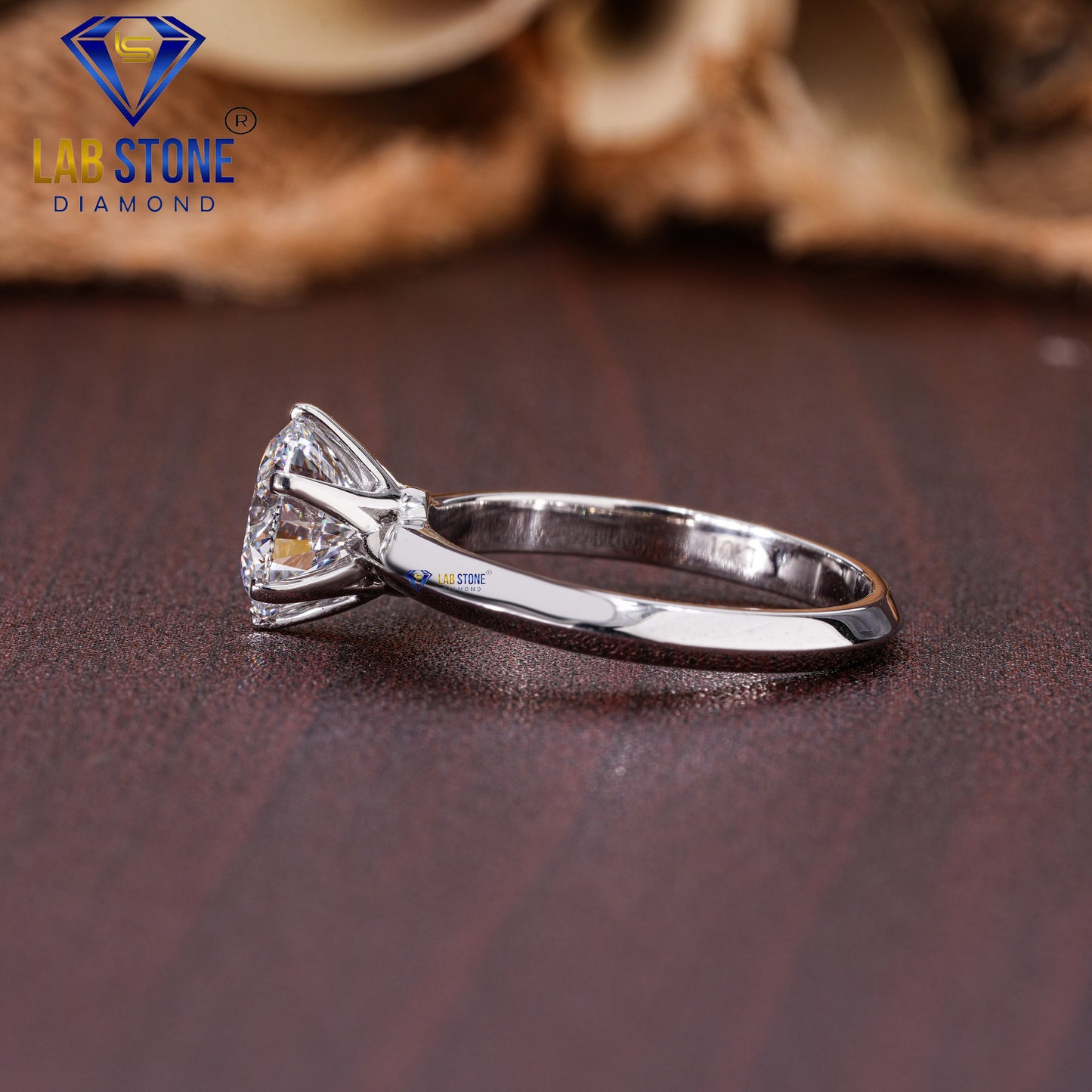 1.25 TDW Round Cut Women’s Simple Solitaire Diamond Ring