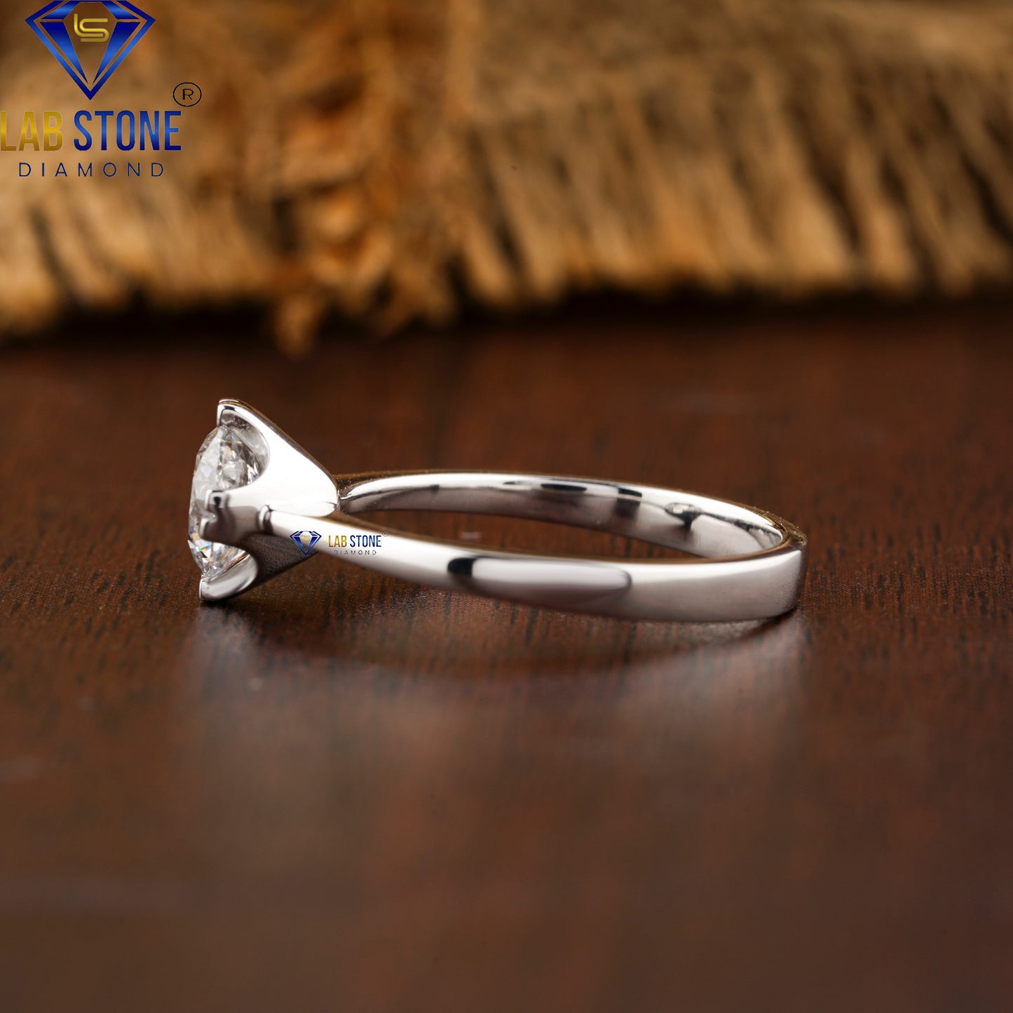 0.92 TDW Round Cut Women’s Solitaire Diamond Ring