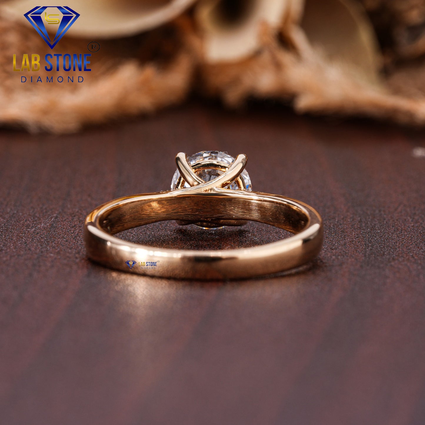 1.42 TDW Round Cut Women’s Solitaire Diamond Ring