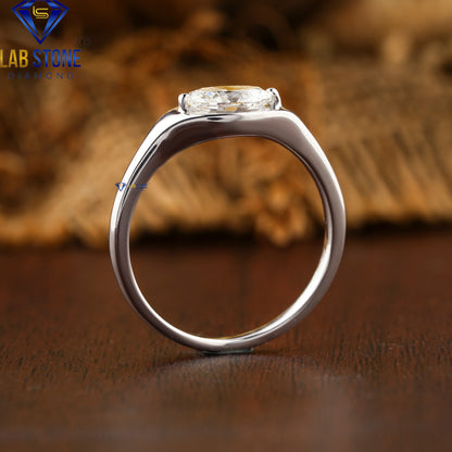 0.95 TDW Oval Cut Diamond Women’s Solitaire Ring