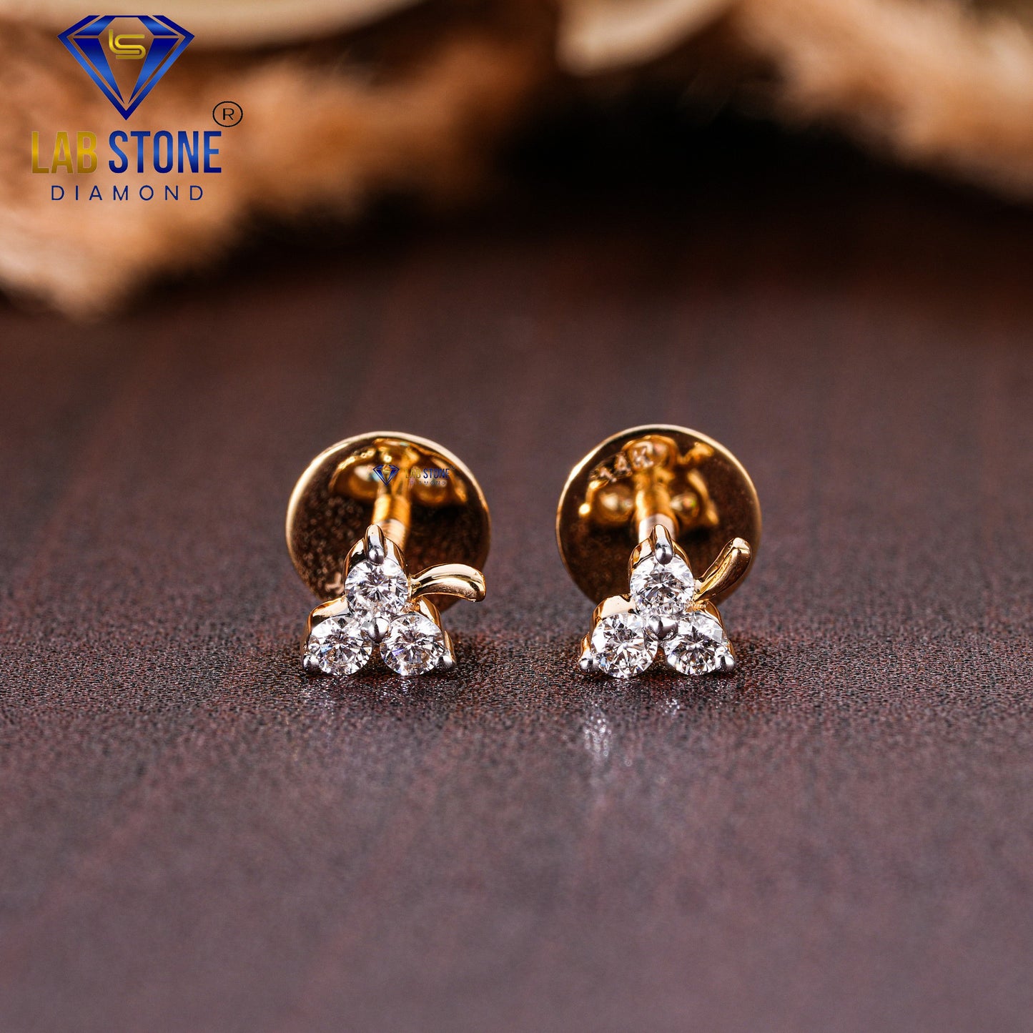 0.21 TDW Round Cut Diamond Stud Earring