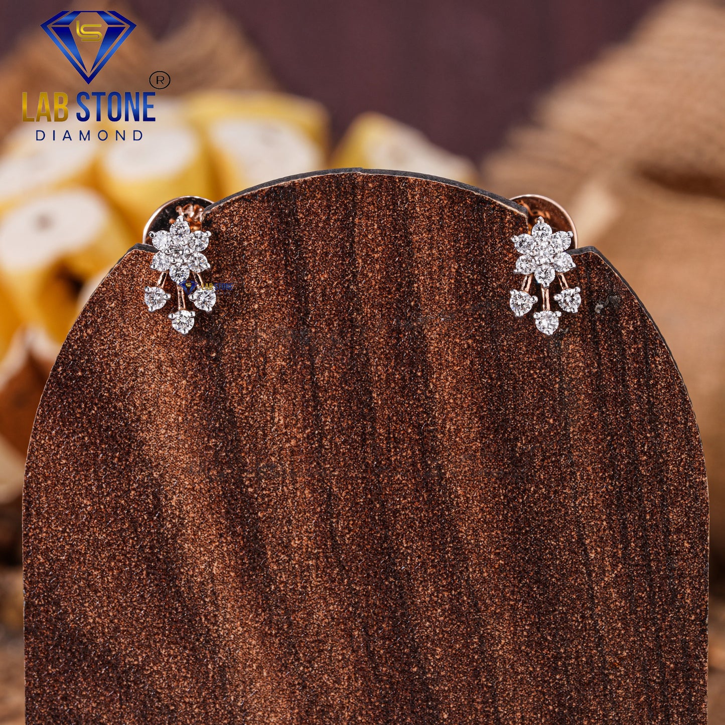 0.27 TDW Round Cut Diamond Stud Earring
