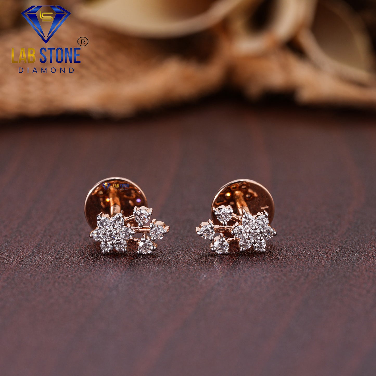 0.27 TDW Round Cut Diamond Stud Earring