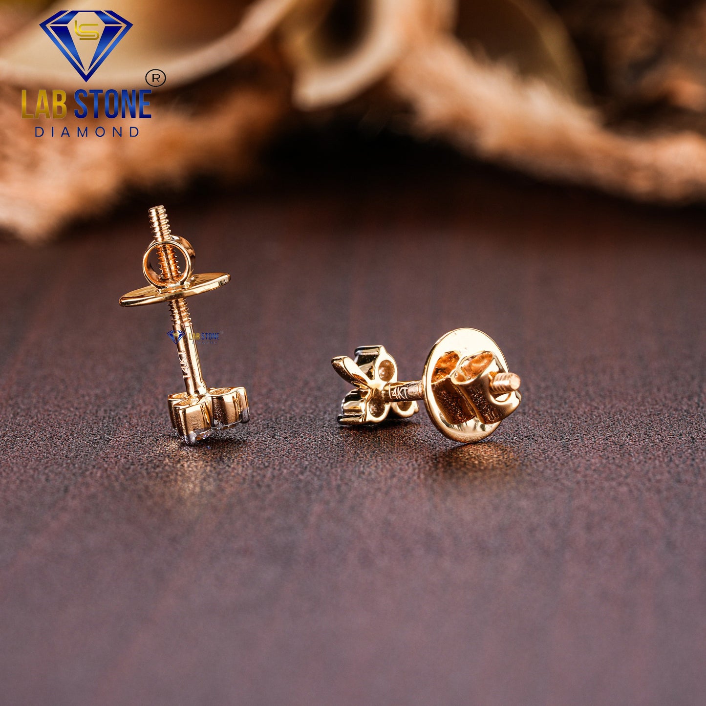 0.21 TDW Round Cut Diamond Stud Earring