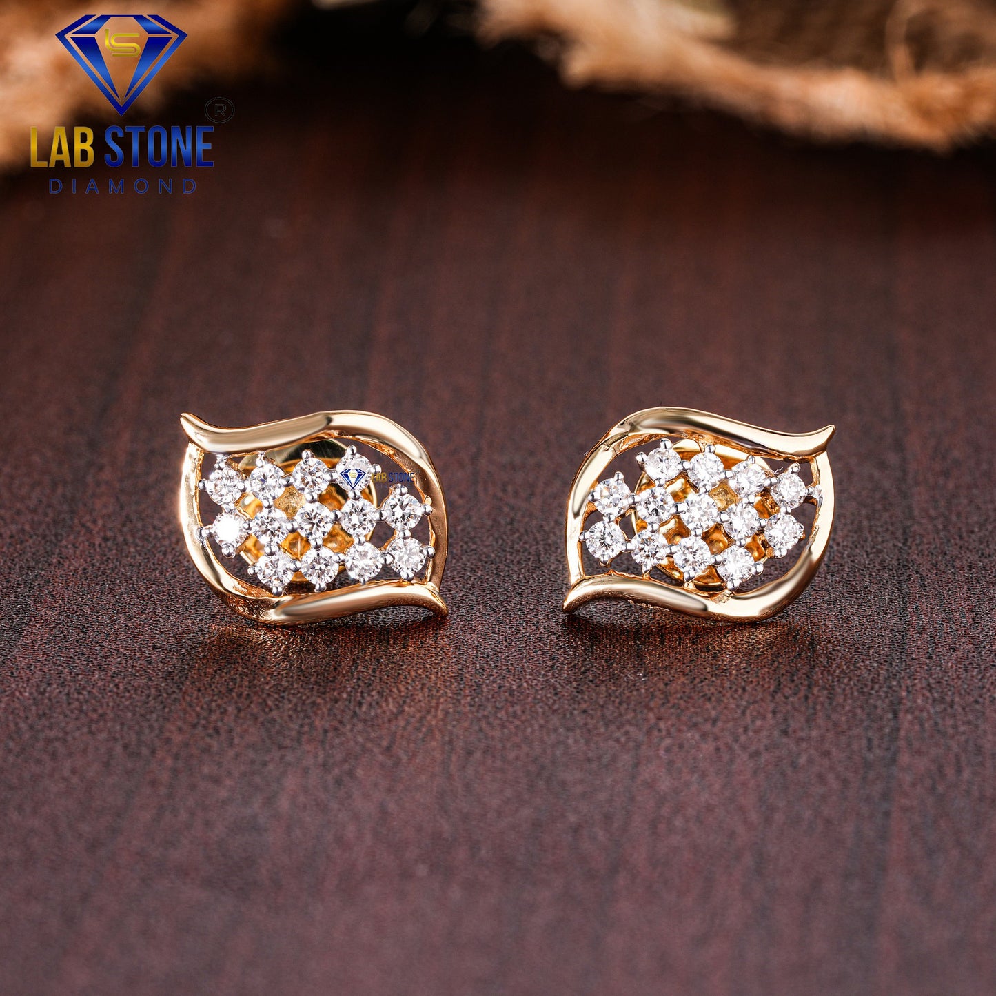 0.37 TDW Round Cut Diamond Stud Earring