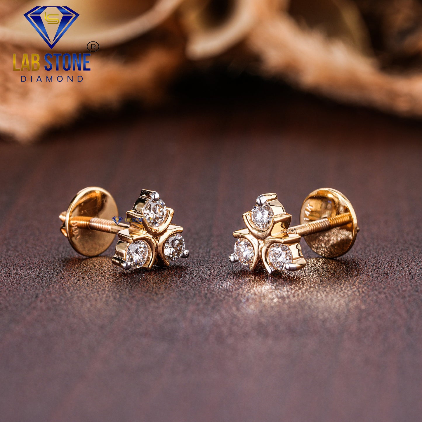 0.39 TDW Round Cut Diamond Stud Earring