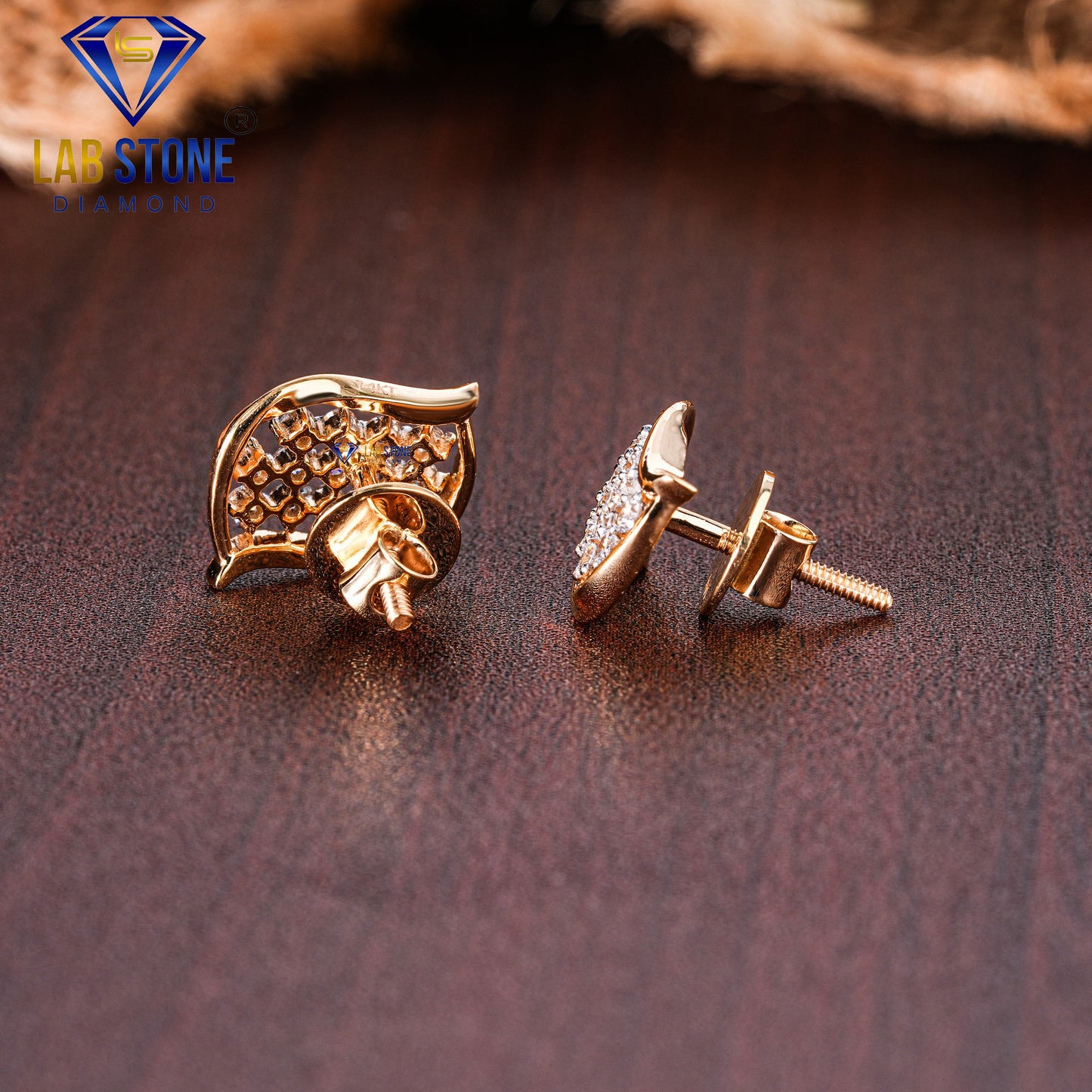 0.37 TDW Round Cut Diamond Stud Earring