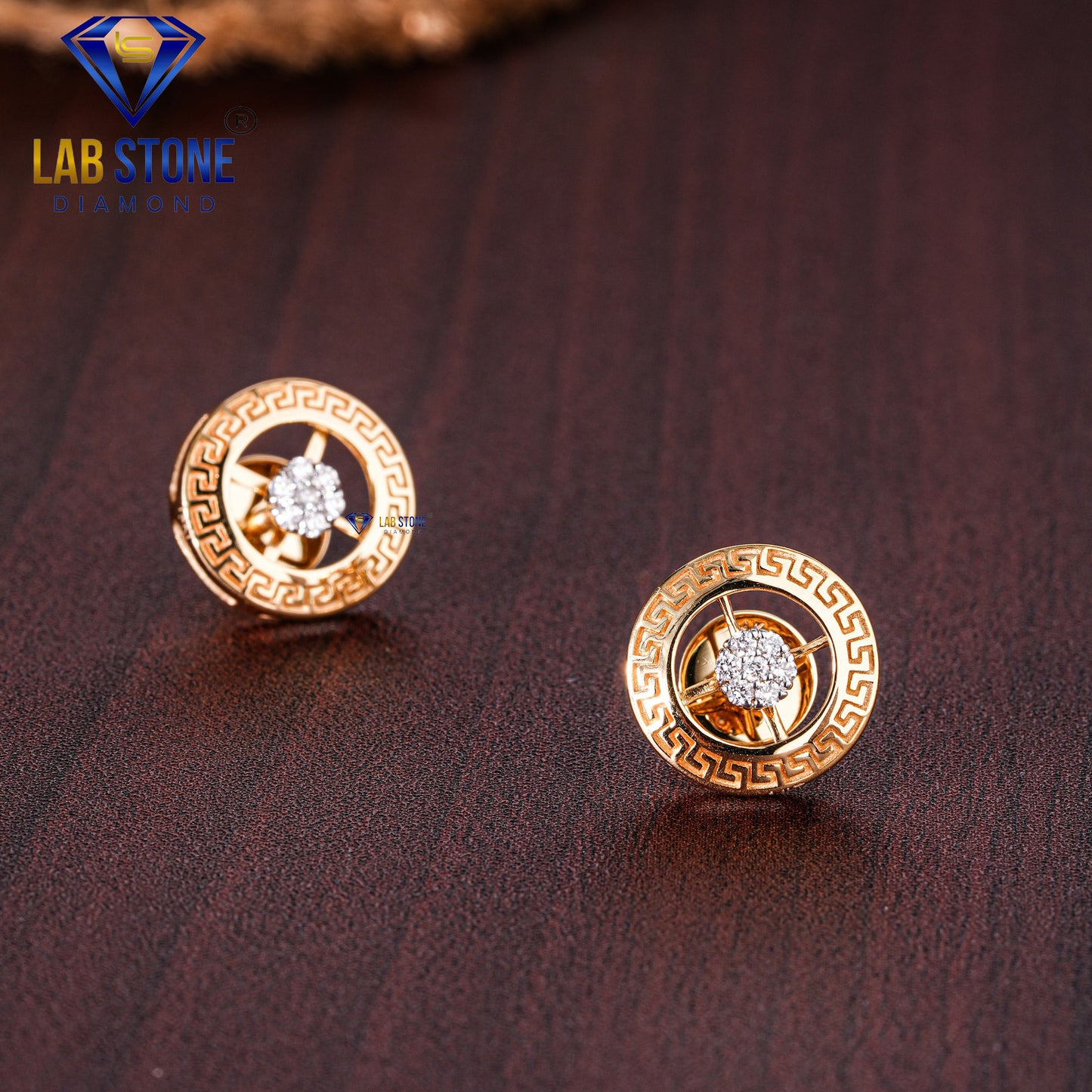 0.10 TDW Round Cut Diamond Stud Earring