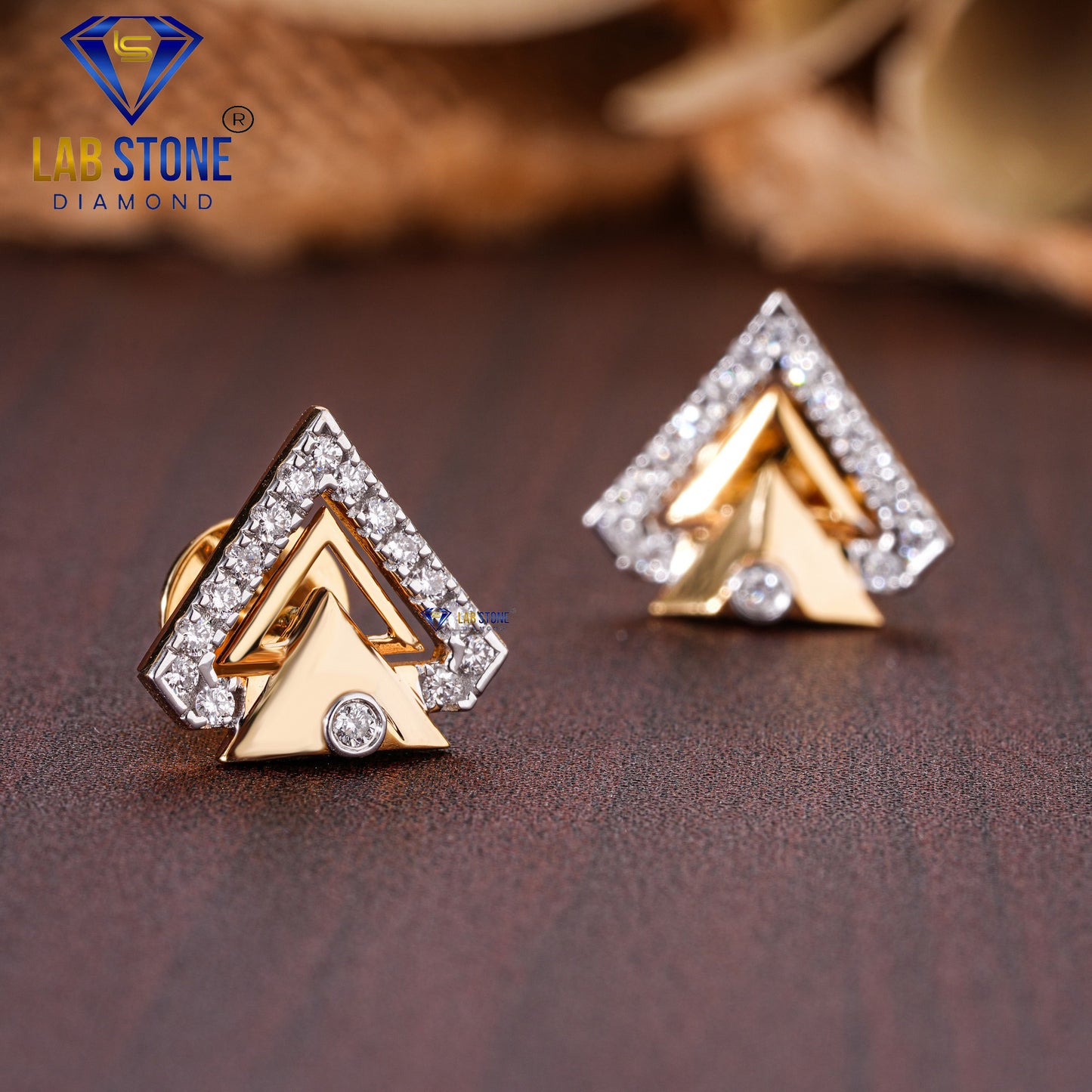 0.21 TDW Round Cut Diamond Stud Earring