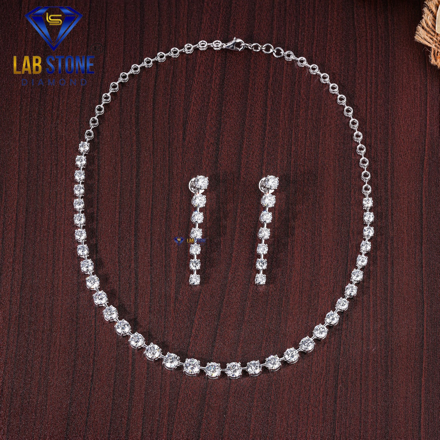 29.06 TDW Round Cut Diamond Women's Tennis Necklace