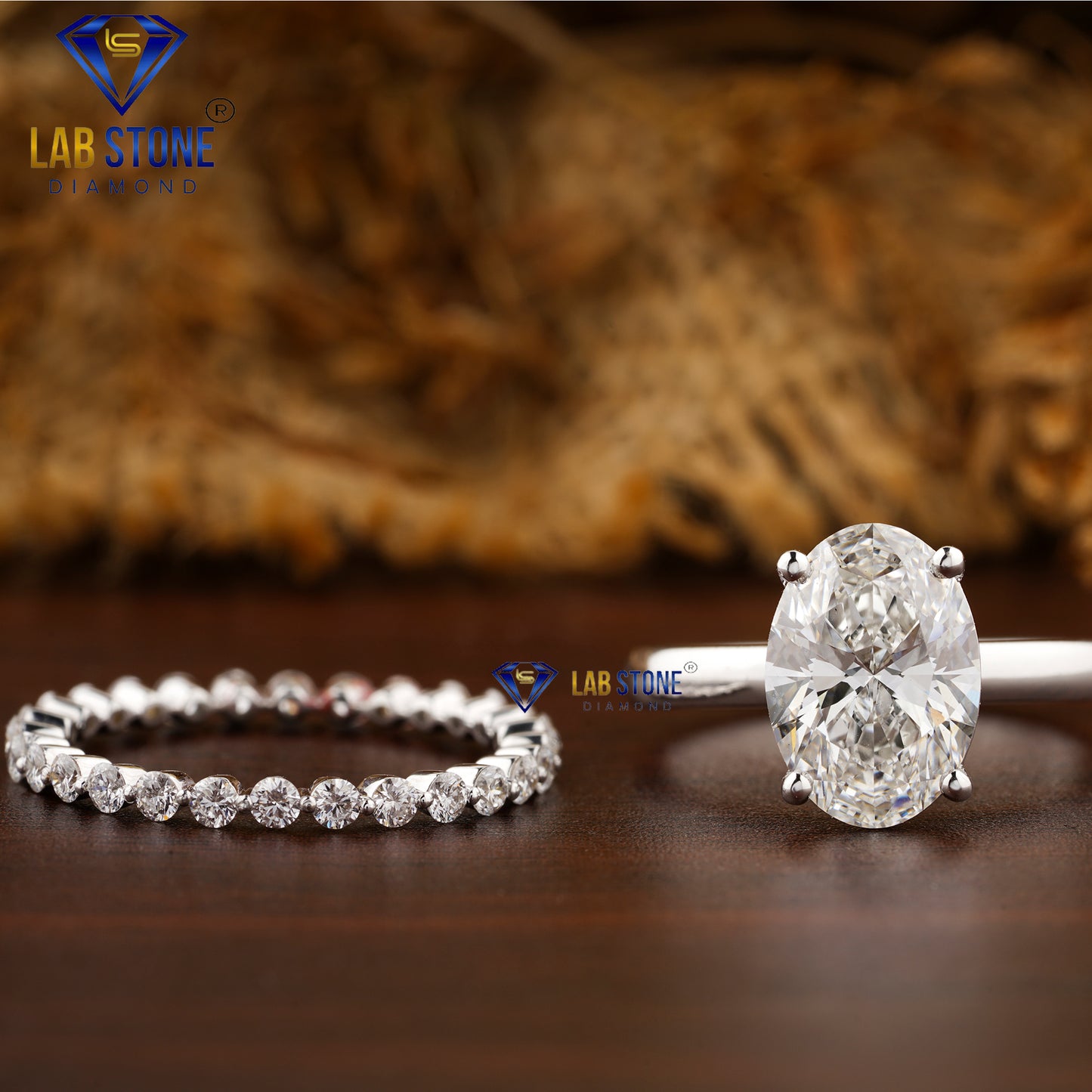 2.80 TDW Round & Oval Cut Diamod Women's Engagement Ring with Band