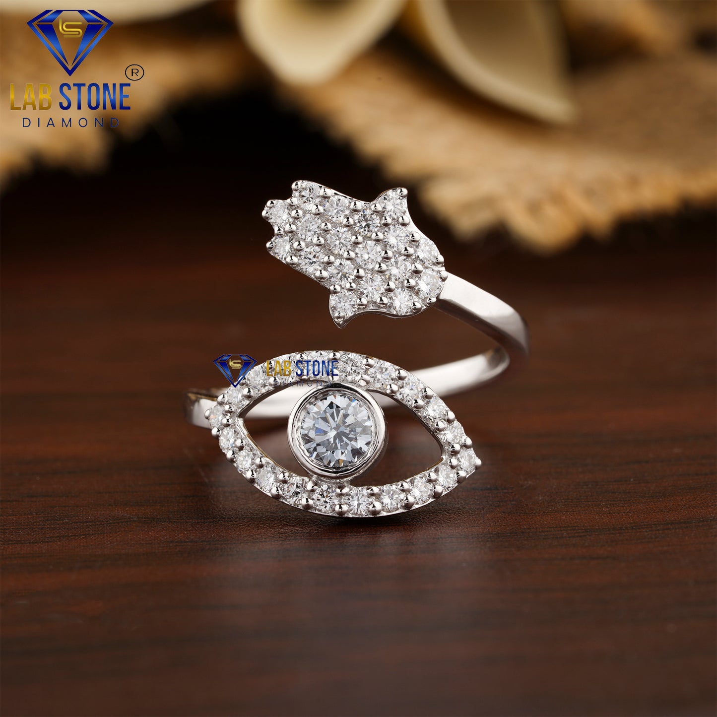 0.79 TDW Round Cut Diamond Women’s Engagement Ring