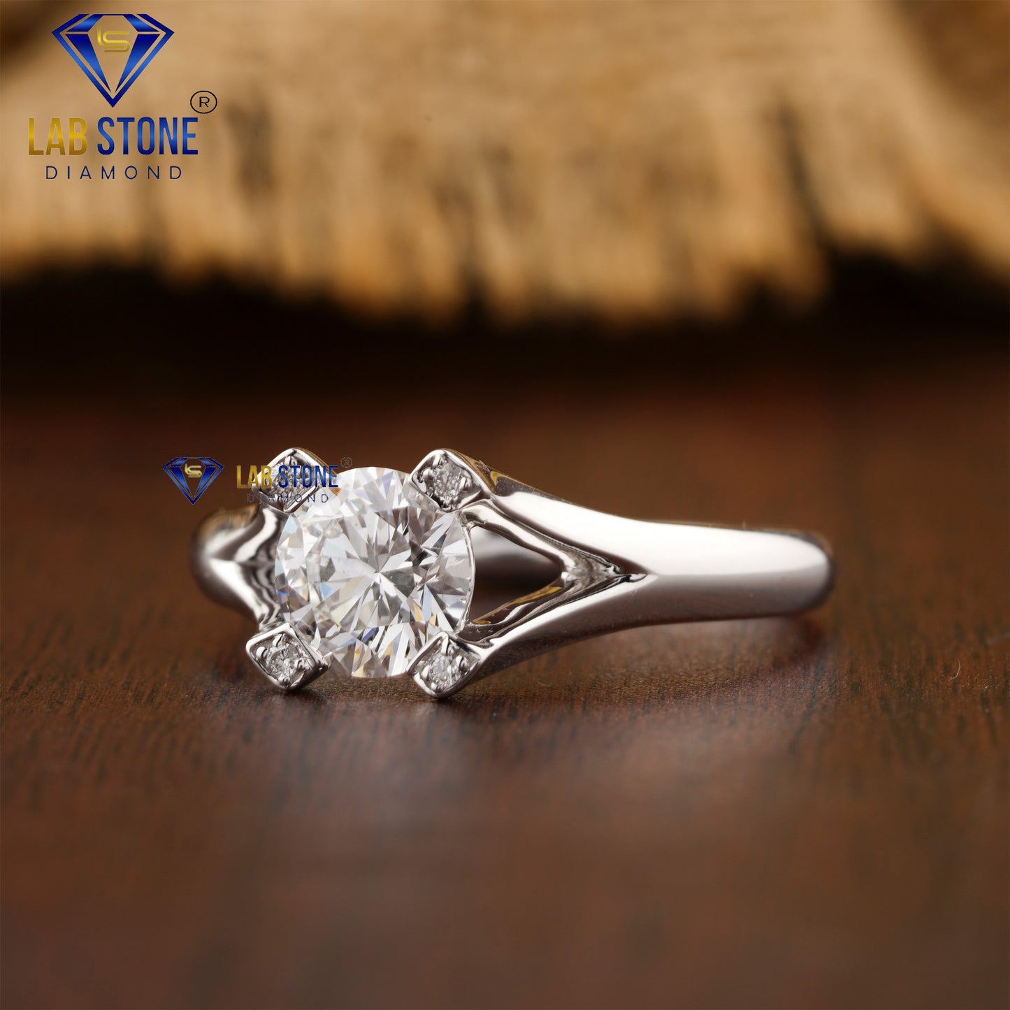 1.02 TDW Round Cut Women’s Diamond Engagement Ring