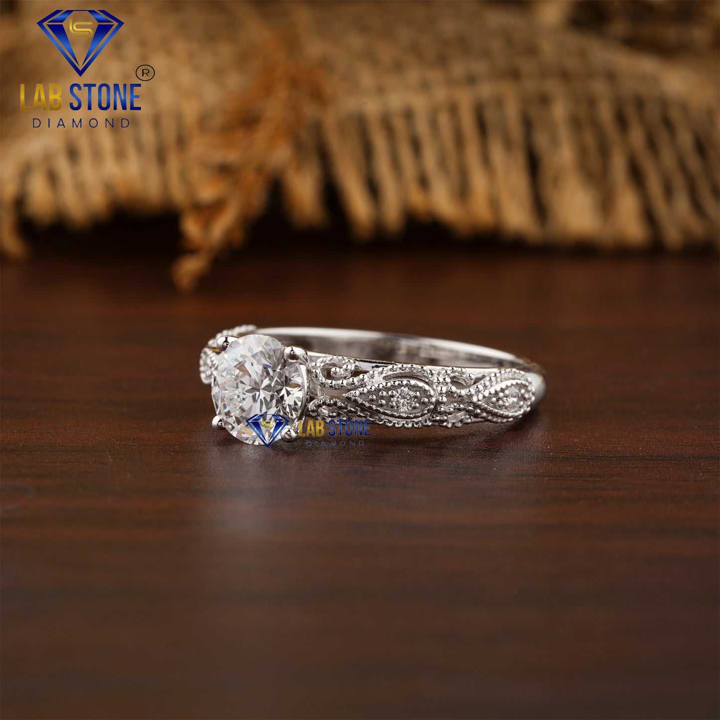1.05 TDW Round Cut Women’s Engagement Diamond Ring