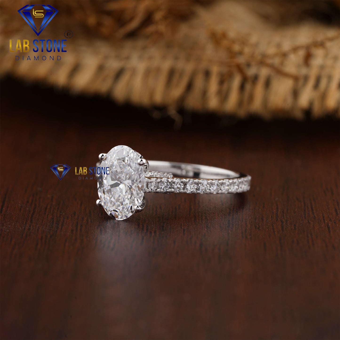 2.45 TDW Oval & Round Cut Women’s Engagement Diamond Ring