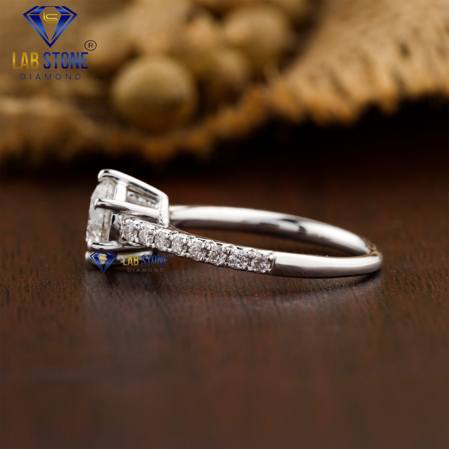 1.76 TDW Round Cut Women's Engagement Diamond Ring