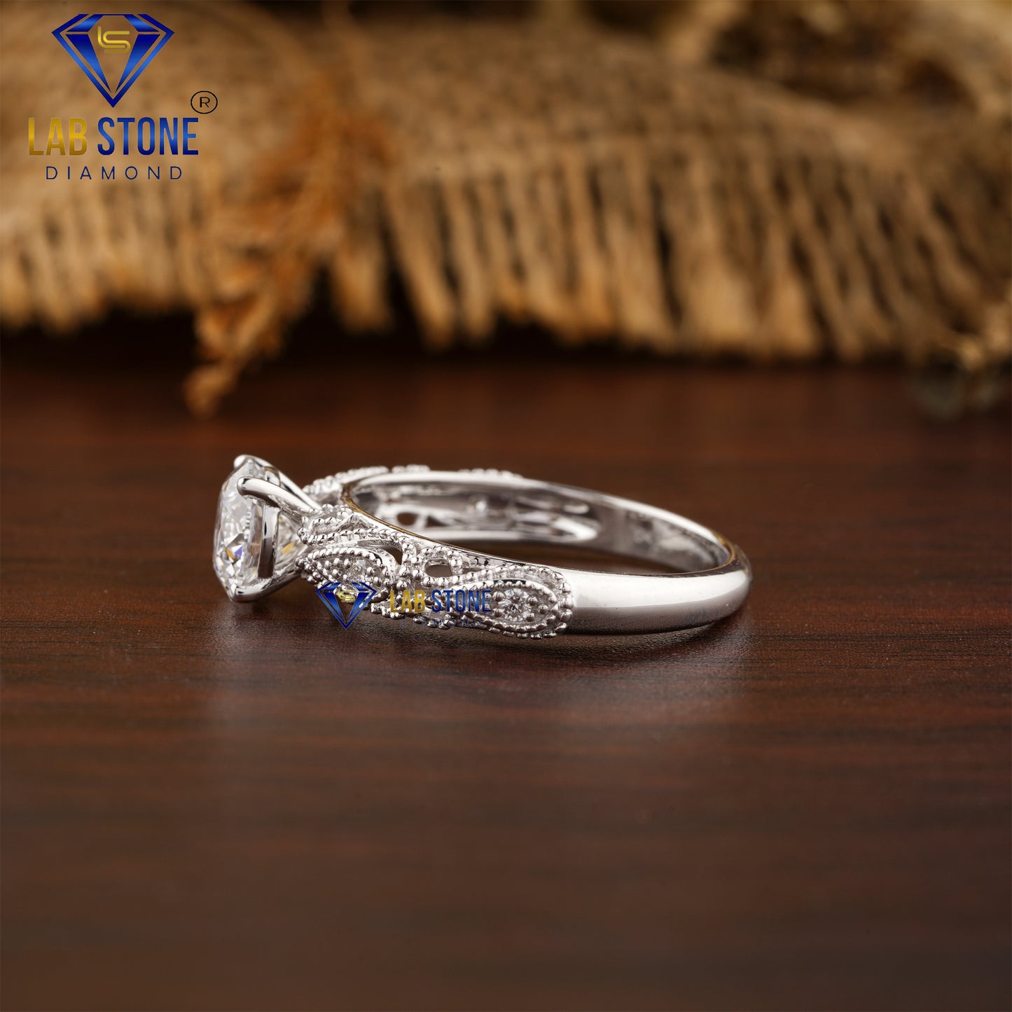 1.05 TDW Round Cut Women’s Engagement Diamond Ring