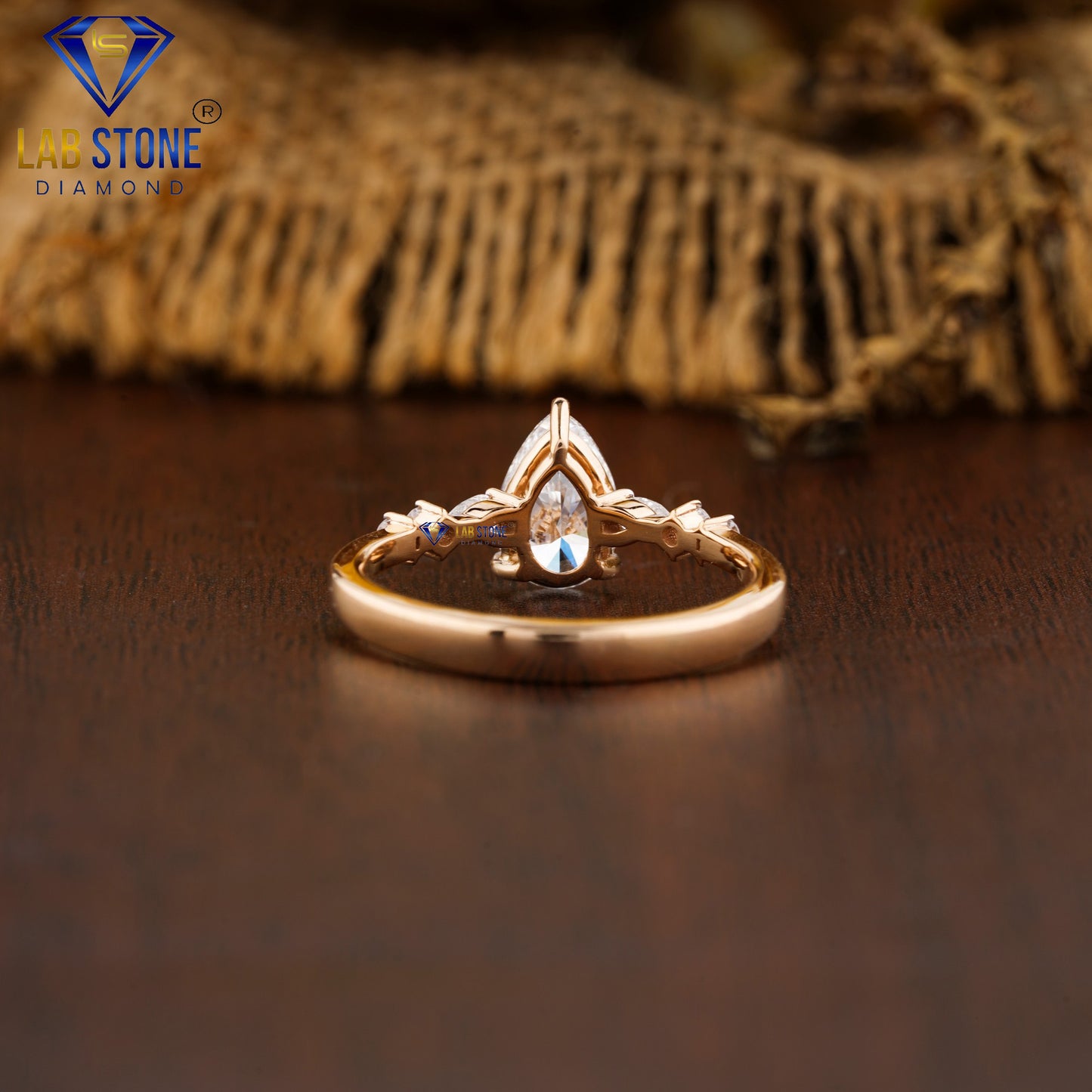 1.09 TDW Pear & Round Cut Women’s Engagement Diamond Ring