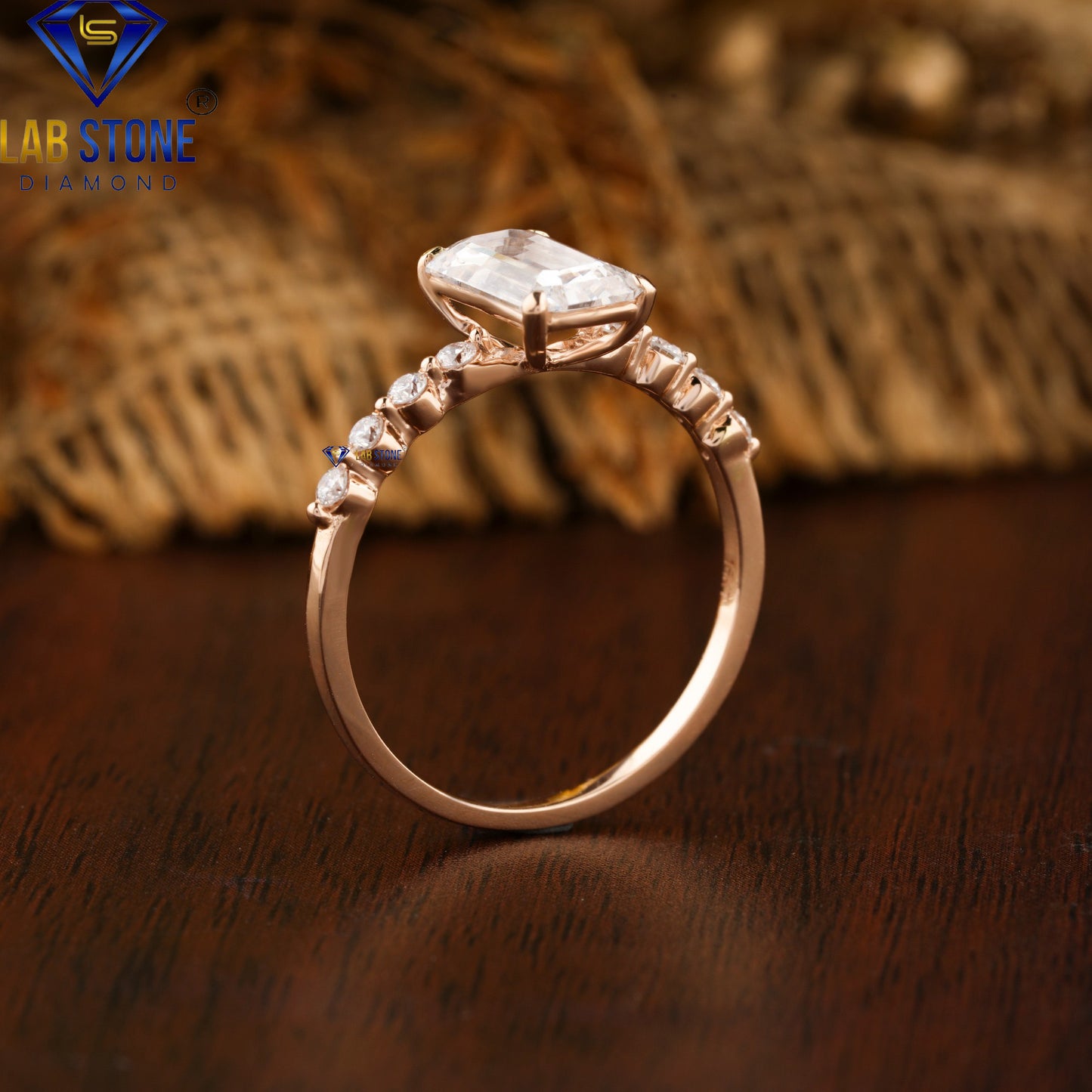 1.06 TDW Emerald Rose Cut & Round Cut Women's Engagement Diamond Ring