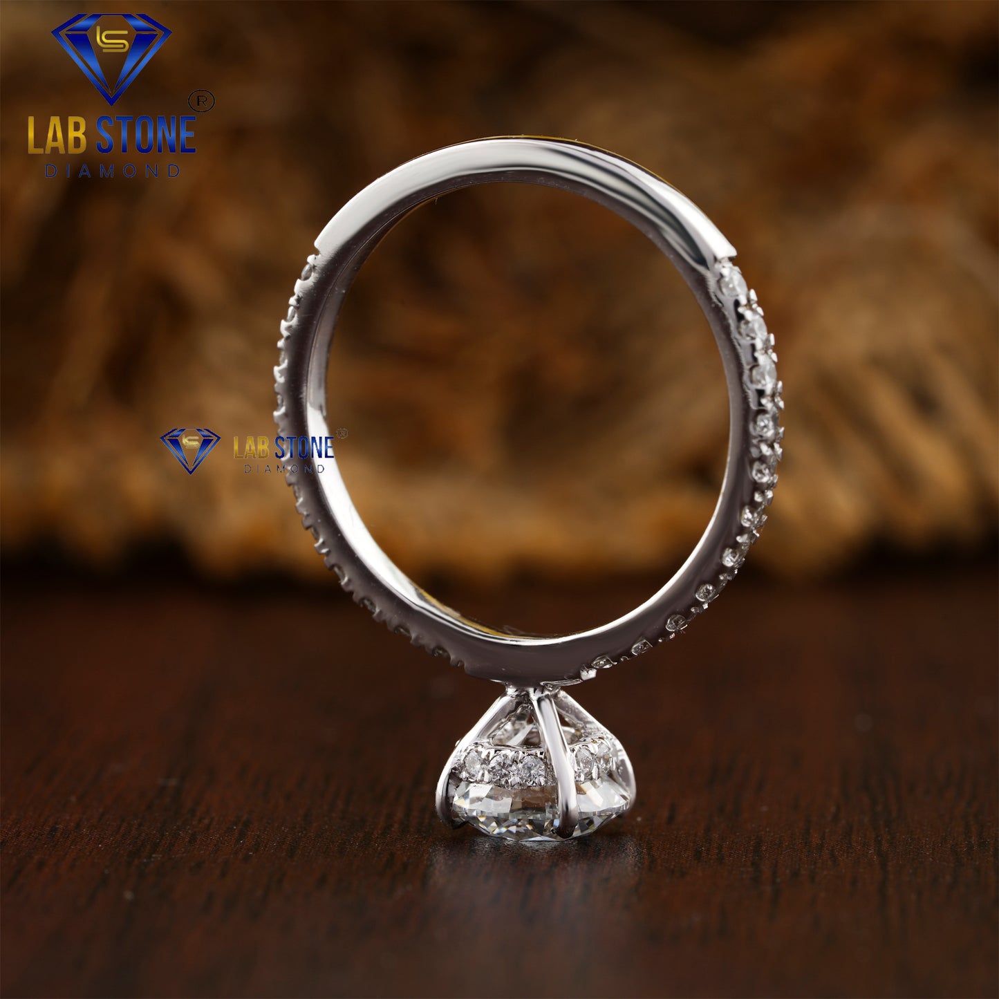 1.33 TDW Round Cut Diamond Women’s Engagement Ring