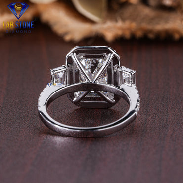 Emerald & Round Cut Diamond Halo Ring, 7.77 TDW