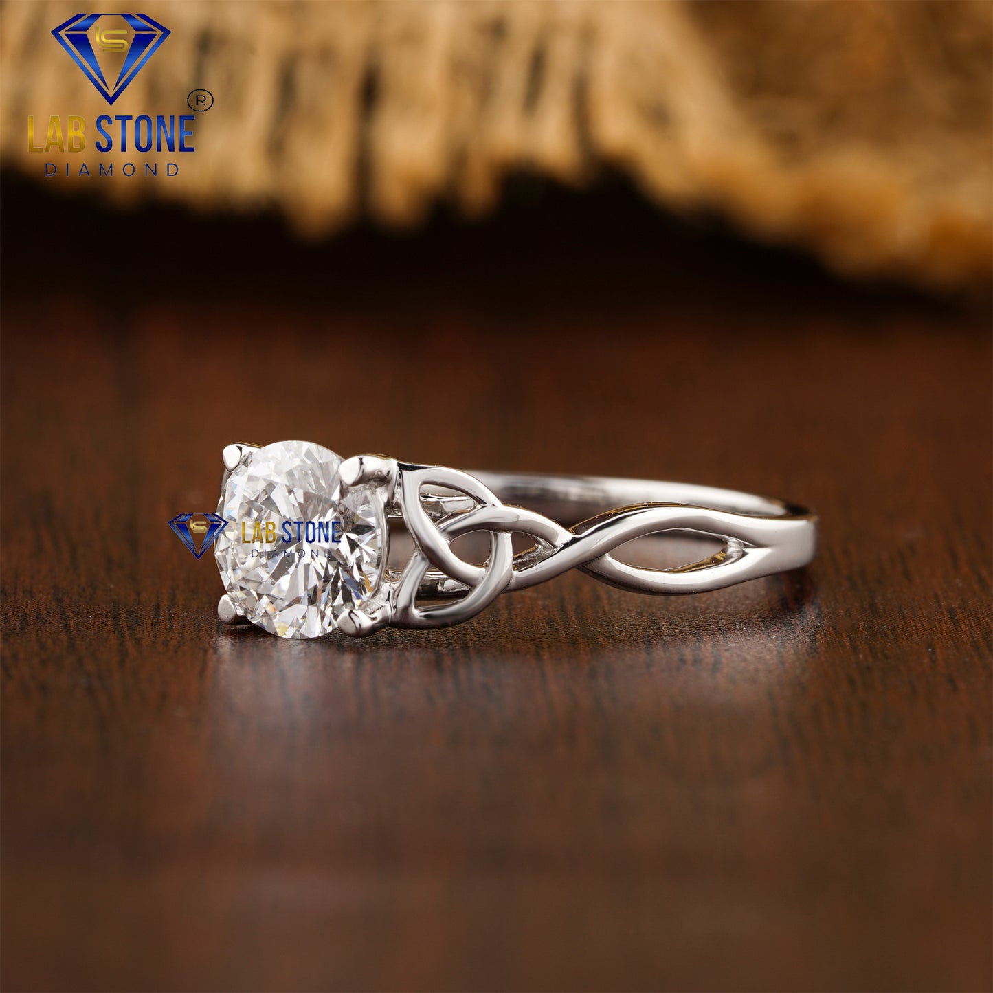 0.95 TDW Round Cut Diamond Women’s Solitaire Ring