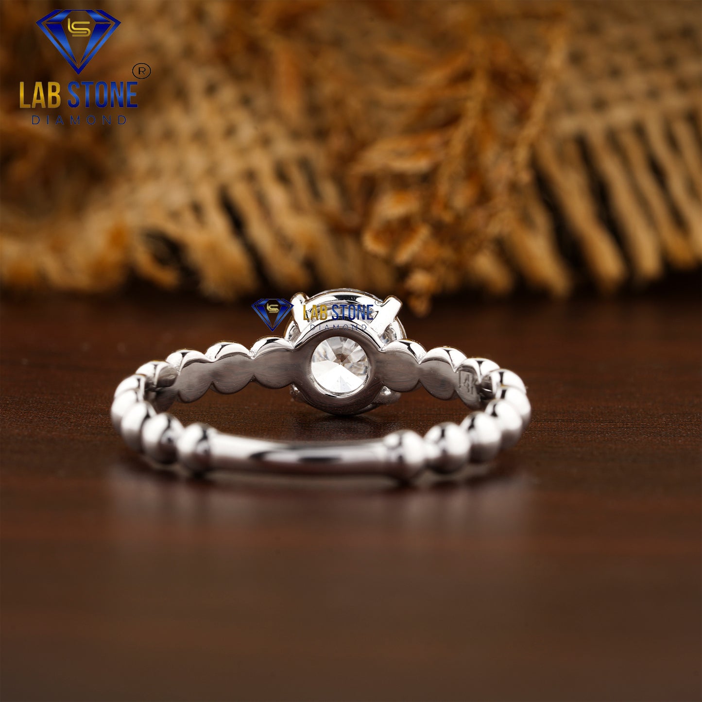 0.98 TDW Round cut Diamond Women's Solitaire Ring