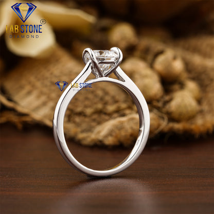 0.92 TDW Round Cut Women’s Solitaire Diamond Ring