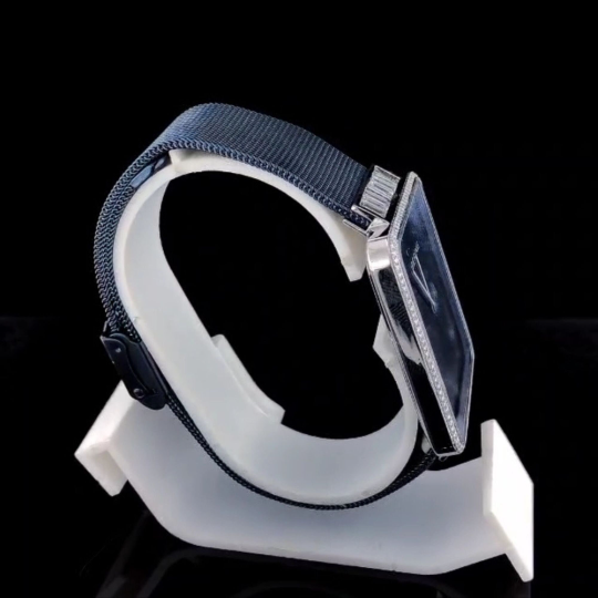 2.31 CT TDW Round and Baguette Cut men's watch